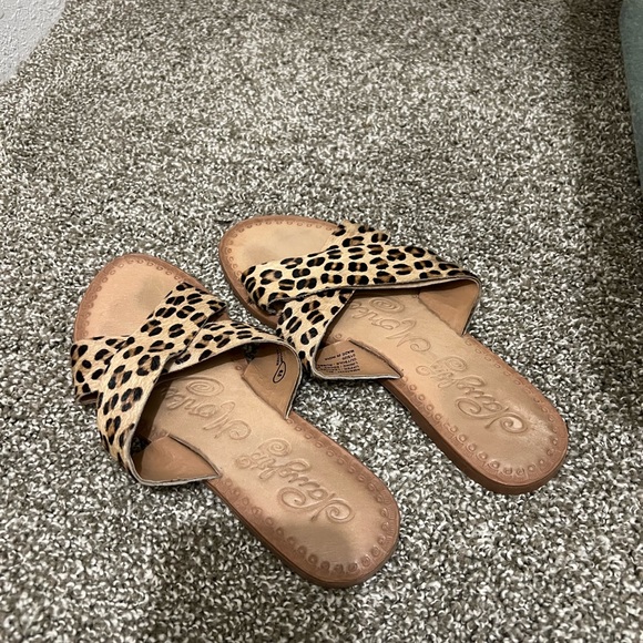 Sandals - Picture 2 of 2